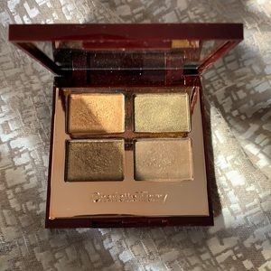 Charlotte Tilbury luxury palette. Green lights